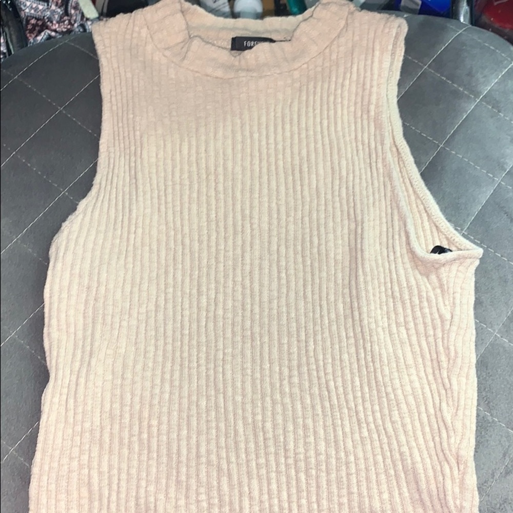 BEIGE CROP TOP